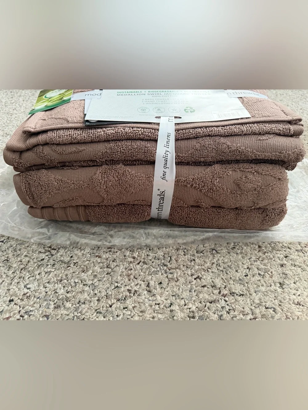 NWT 6-Piece Medallion Swirl Jacquard Towel Set in color Mocha